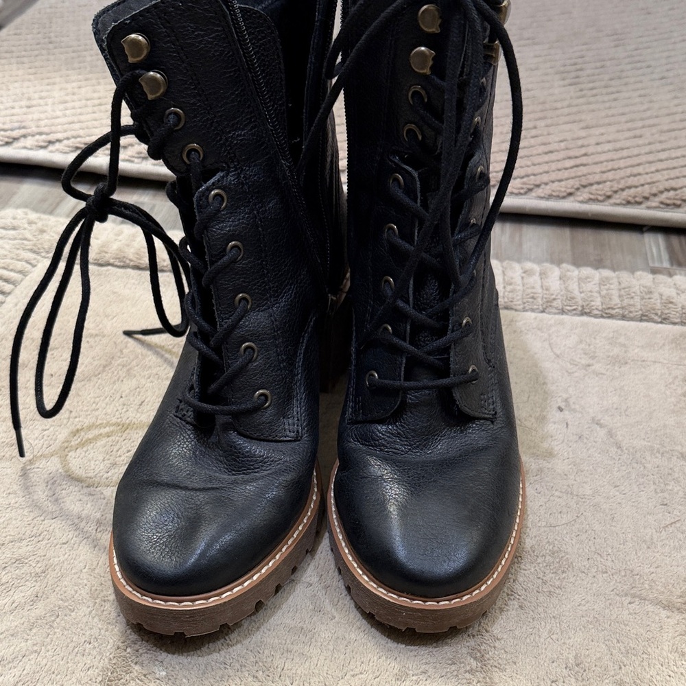 Crown Vintage Black Leather Lace-Up Footwear CV-Yuliana